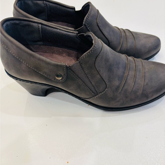 Easy Street Dark Gray Ankle Bootie slip on size 9 - Picture 5 of 11